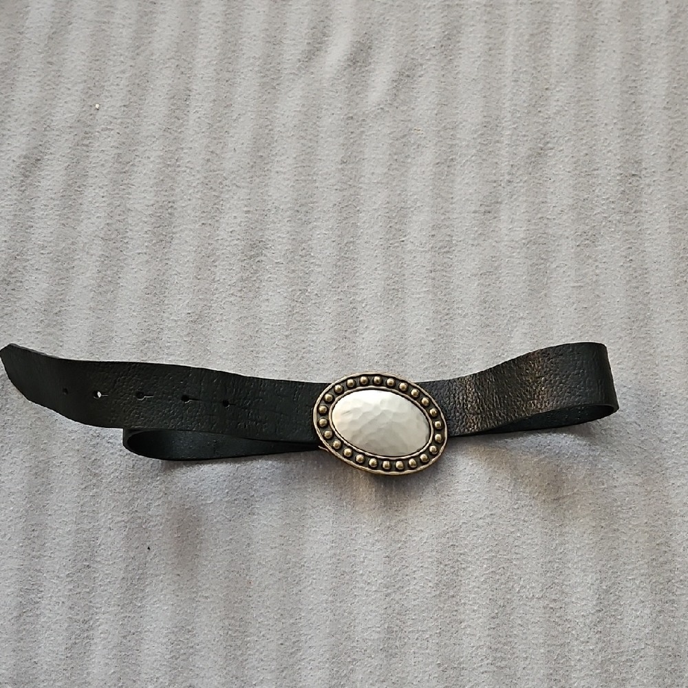 Fossil Black and White Belt with Elegant Design